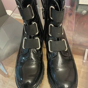 Black Women's Boots excellent condition , worn once .